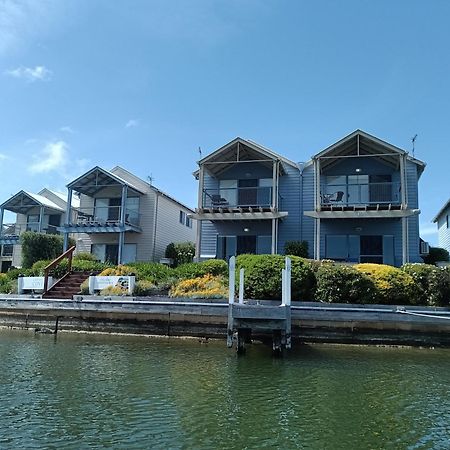 Captains Cove Resort - Waterfront Apartments Paynesville Buitenkant foto