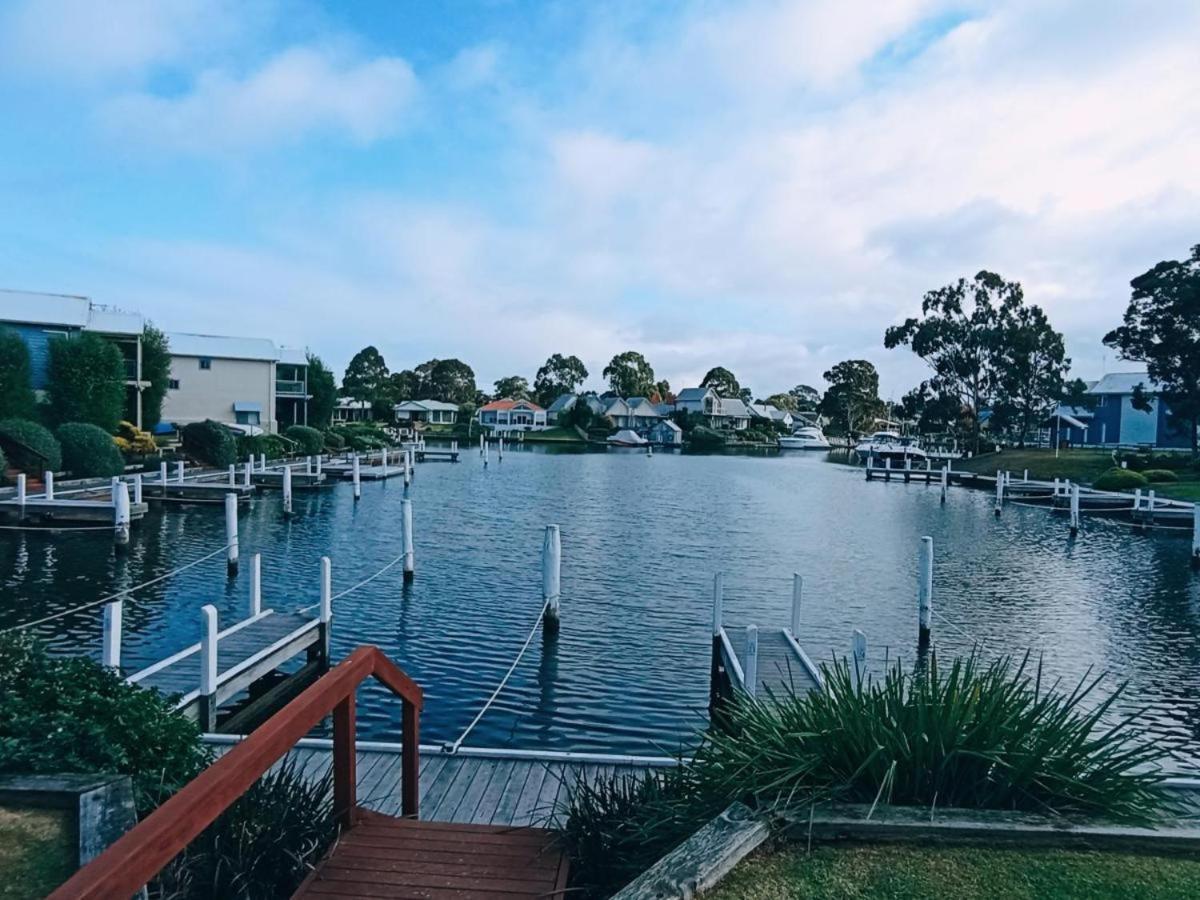 Captains Cove Resort - Waterfront Apartments Paynesville Buitenkant foto
