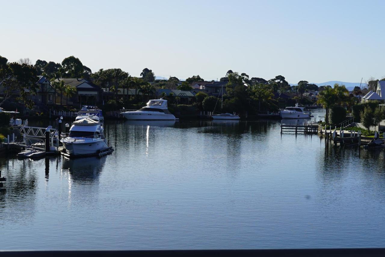 Captains Cove Resort - Waterfront Apartments Paynesville Buitenkant foto