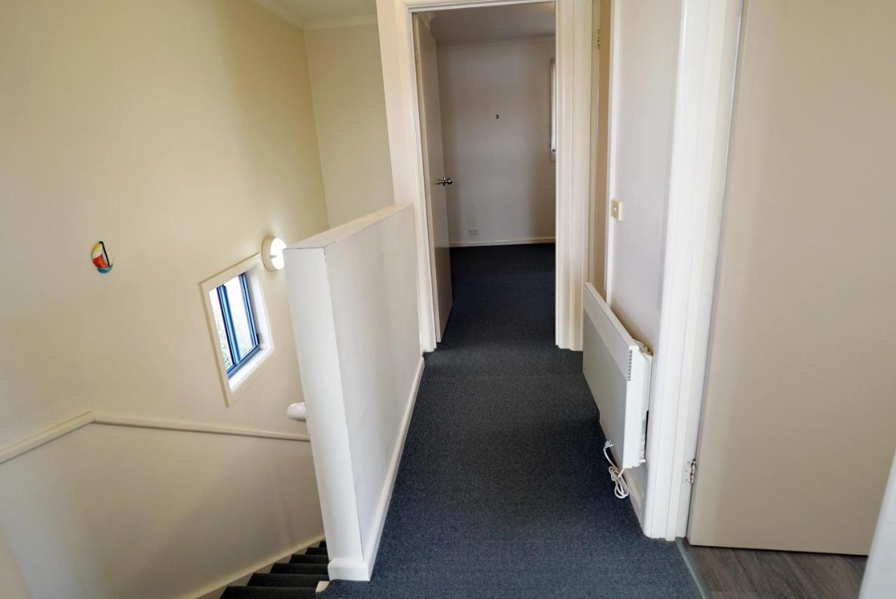 Captains Cove Resort - Waterfront Apartments Paynesville Buitenkant foto