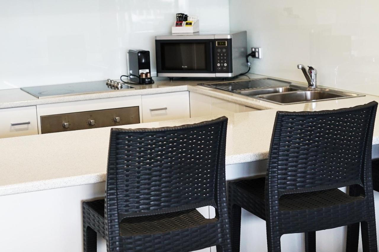 Captains Cove Resort - Waterfront Apartments Paynesville Buitenkant foto