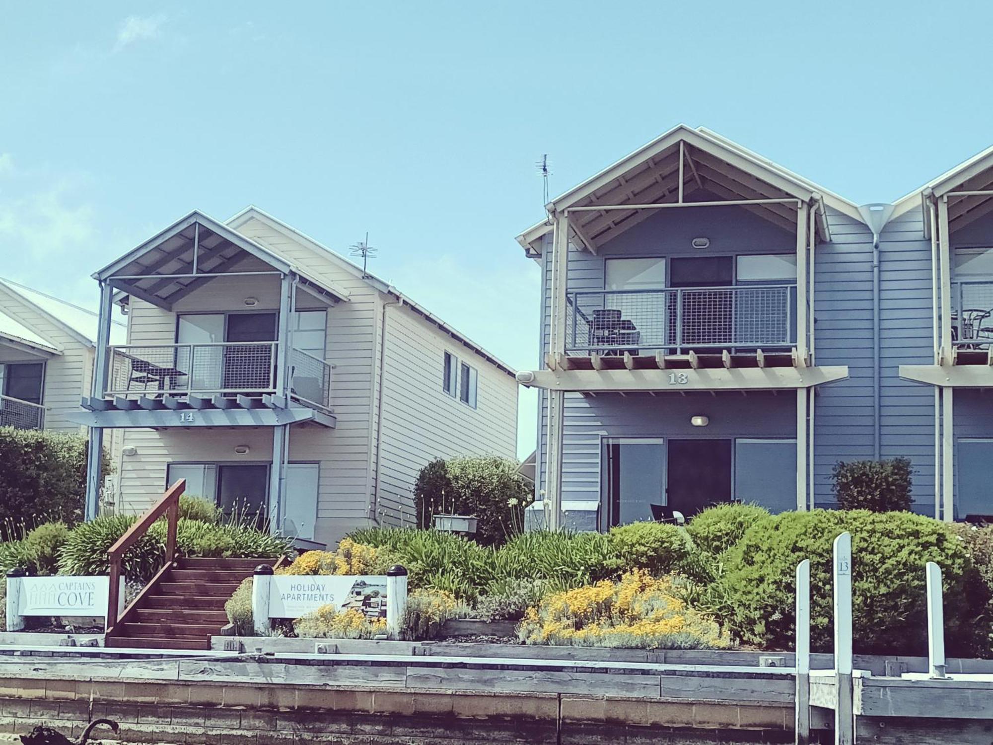 Captains Cove Resort - Waterfront Apartments Paynesville Buitenkant foto