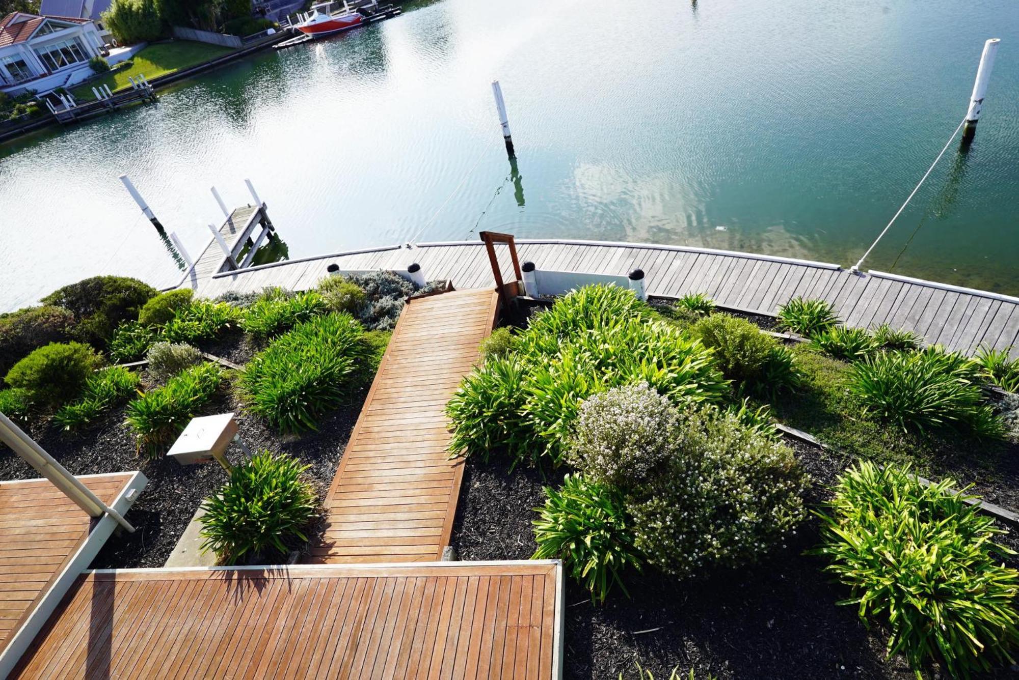 Captains Cove Resort - Waterfront Apartments Paynesville Buitenkant foto